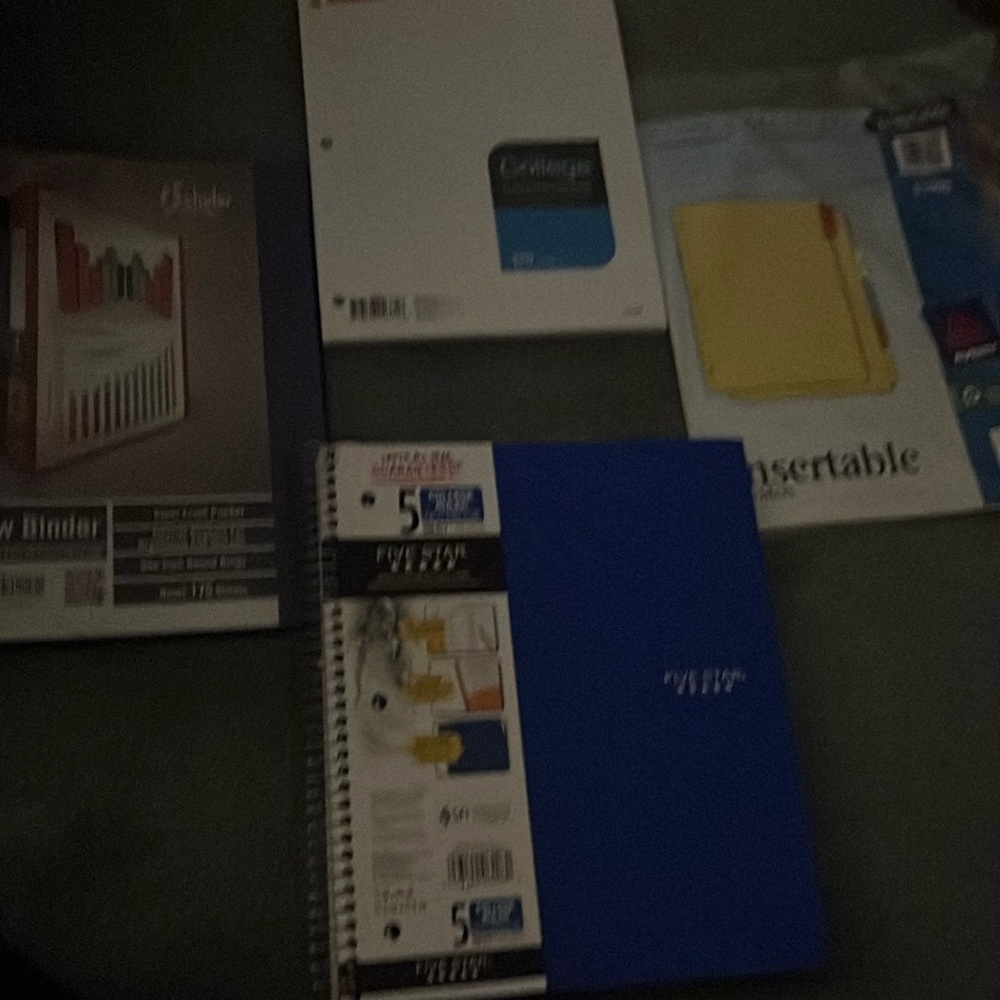School supplies / notebook, paper, binder and inserts